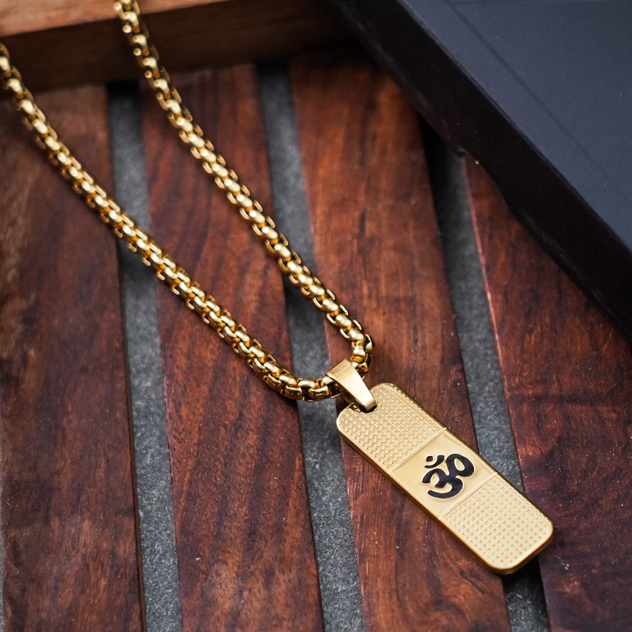 Om Pendant Dotted Design Gold Chain For Men (24 Inch)